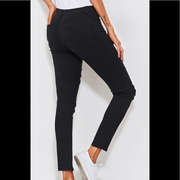 SALE⭐️⭐️New Distressed Skinny Jeans - Picture 2 of 4